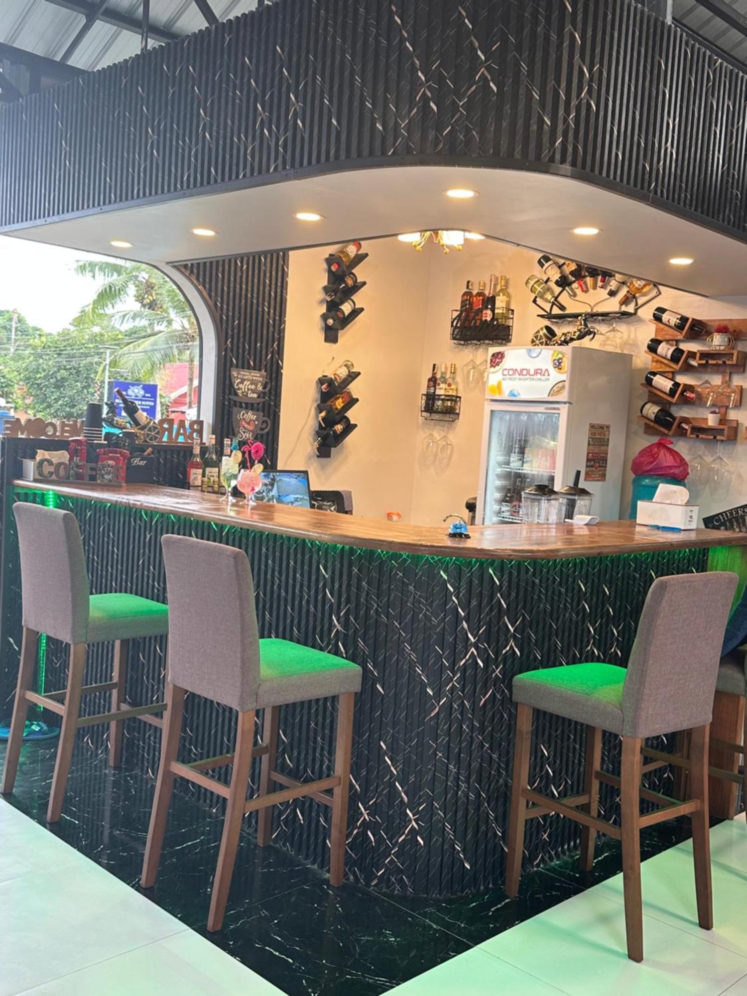Blue Summer Suites & Restaurant Bingag 외부 사진